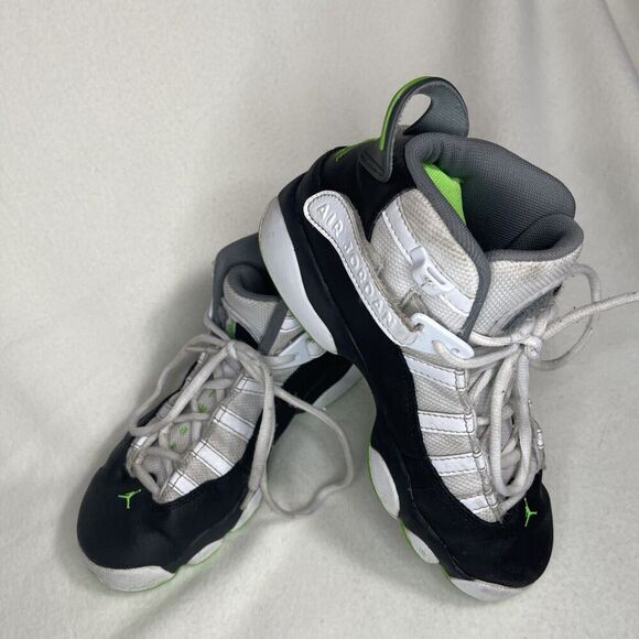 SIZE 4Y JORDAN 6 RINGS (GS) WHITE / GREEN STRIKE-BLACK GRADE SCHOOL 323419 130 - Picture 3 of 7